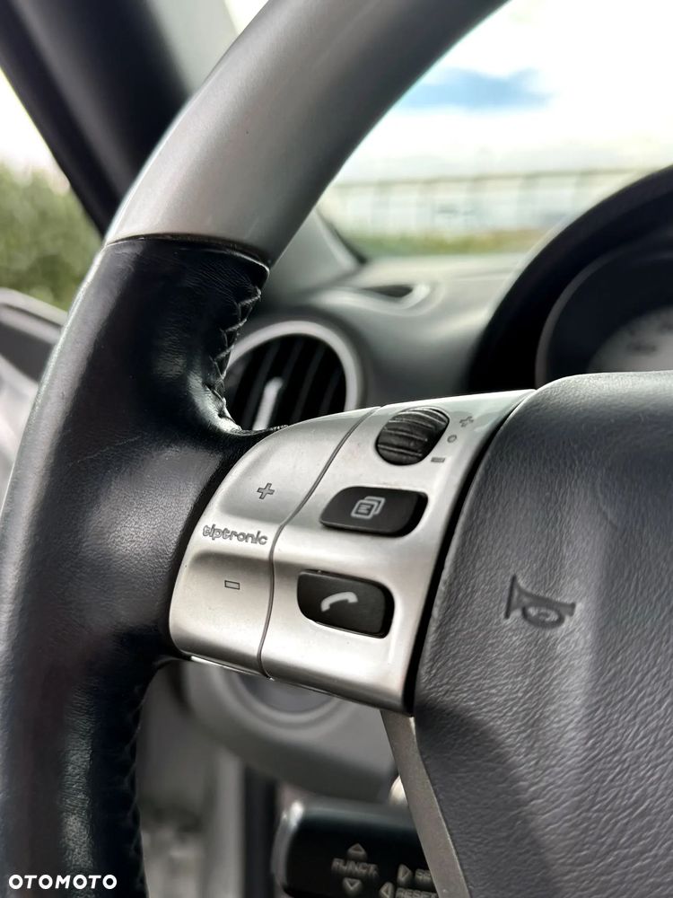 Porsche 718 Cayman - 25
