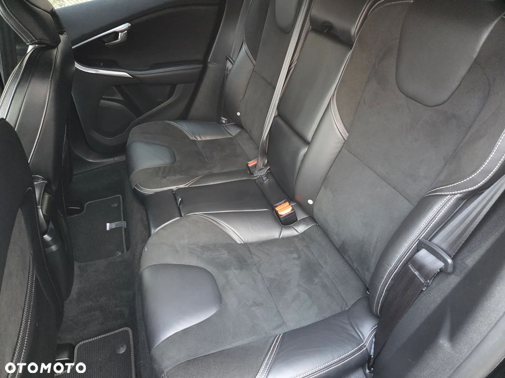 Volvo V40 D3 Drive-E R-Design Momentum - 22