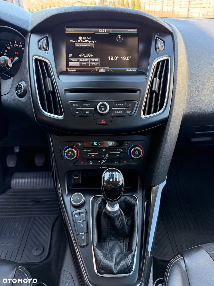 Ford Focus 1.5 EcoBoost Titanium ASS - 24