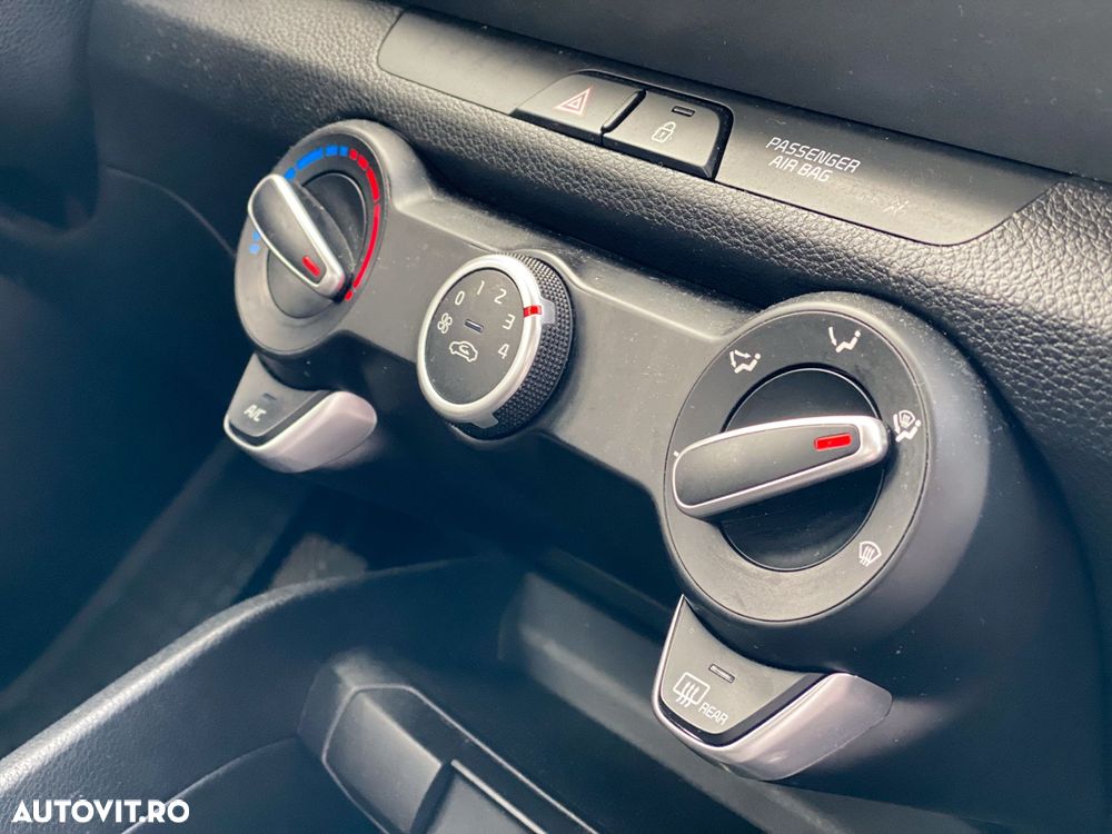 Kia Stonic 1.2 MPI 5MT Urban - 21