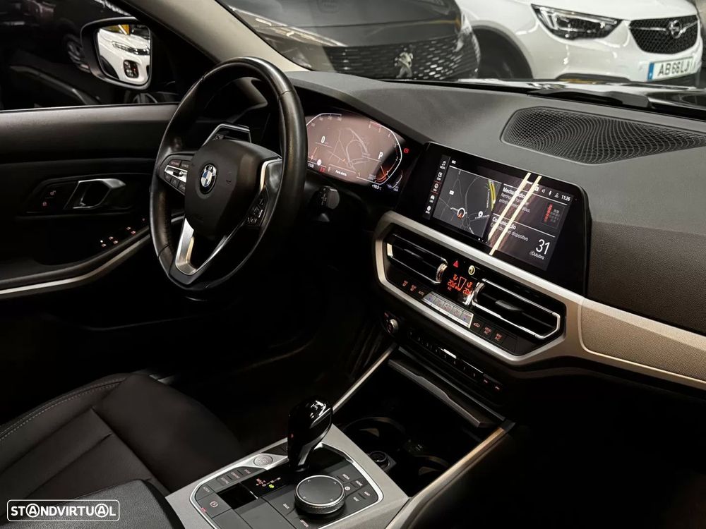 BMW 318 d Touring Auto - 39