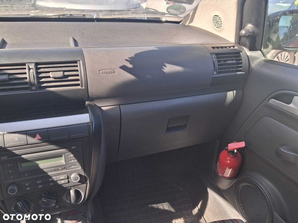 Volkswagen Fox - 5