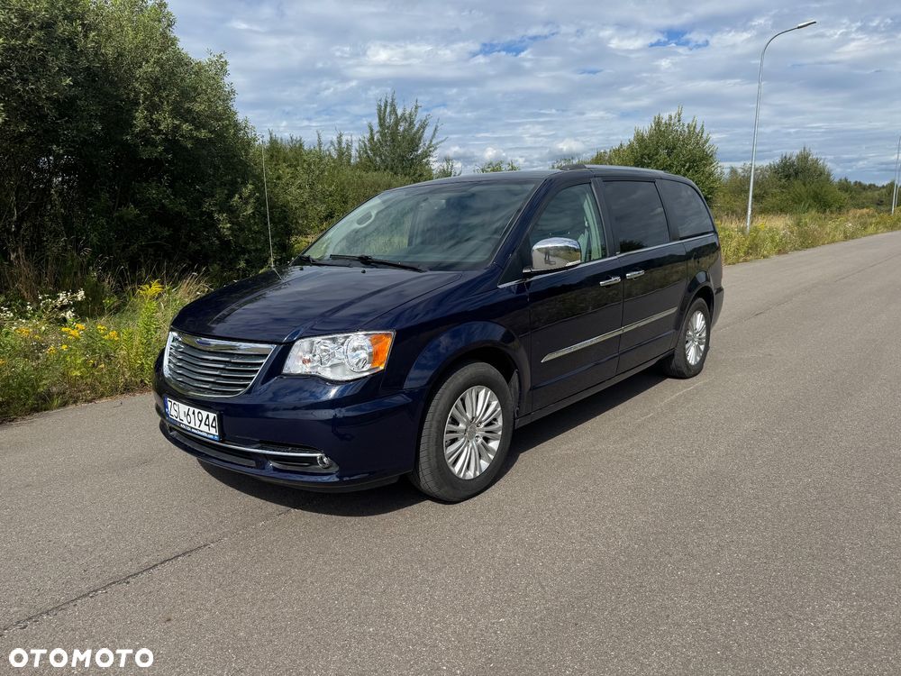 Chrysler Town & Country 3.6 Limited - 1