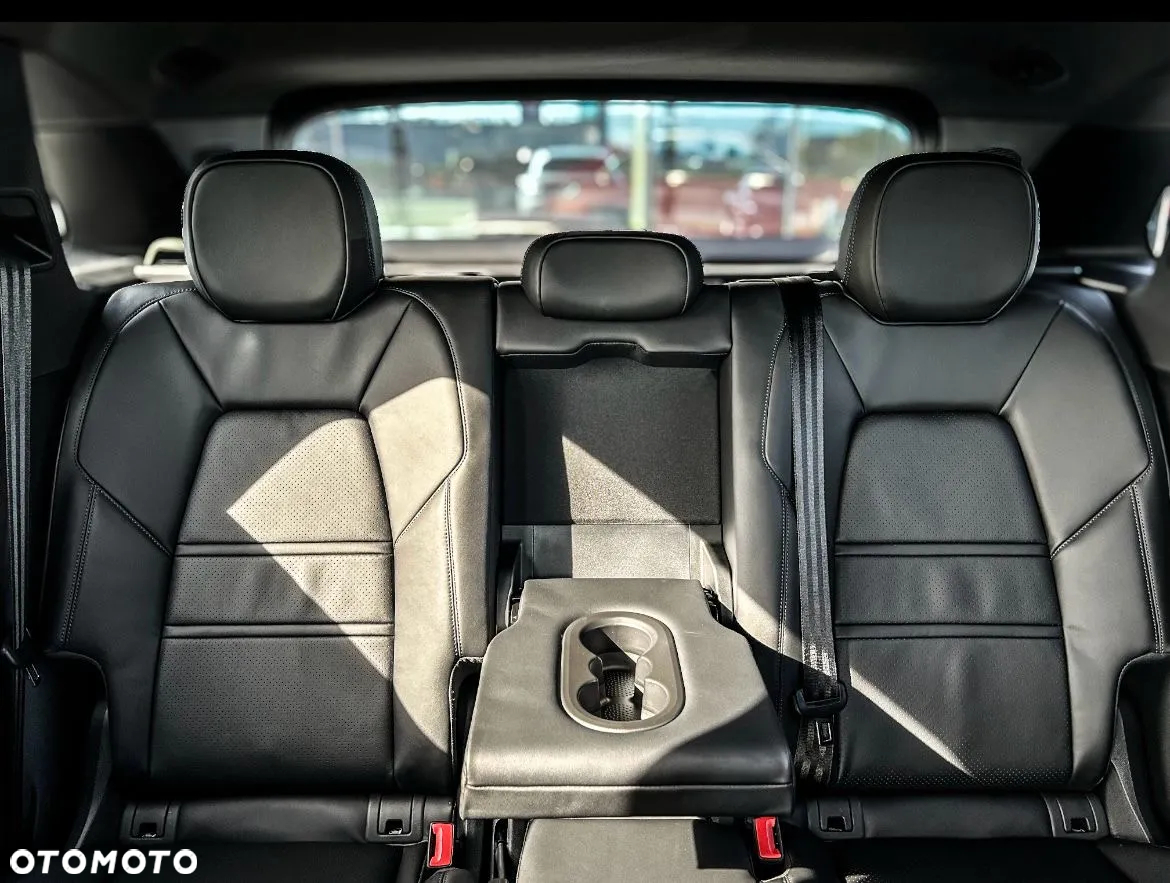Porsche Cayenne Standard - 12