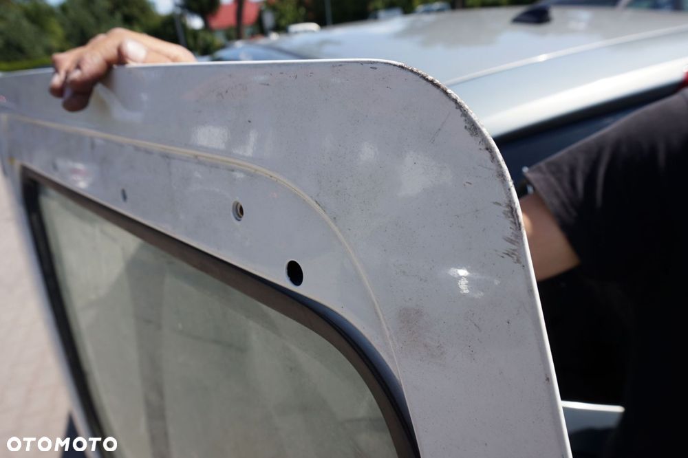 DRZWI PRZEDNIE PRAWE  KOMPLETNE EURO 6 BIAŁY DAF LF - 14