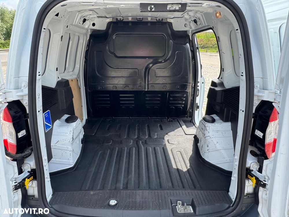 Ford Courier - 9
