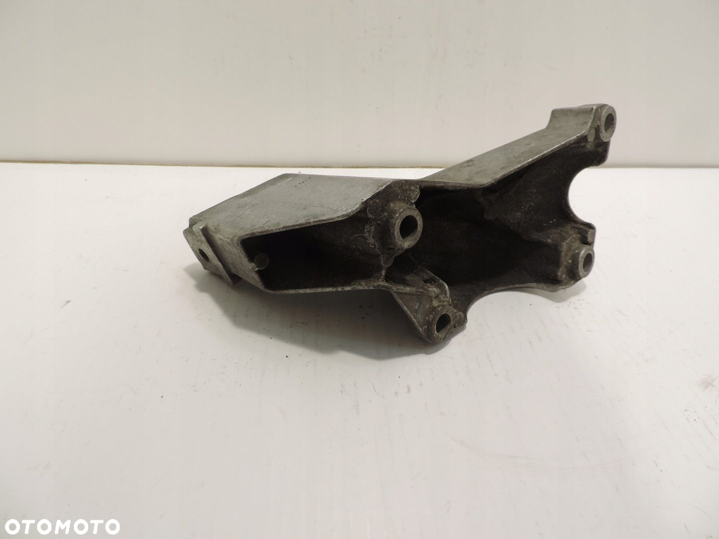 ŁAPA SILNIKA AUDI A4 B7 2.0 TFSI 8E0199307A - 3