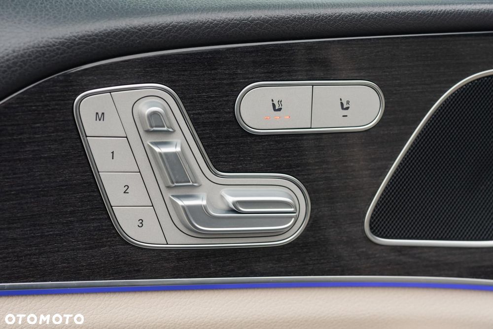 Mercedes-Benz GLE 300 d 4-Matic - 28