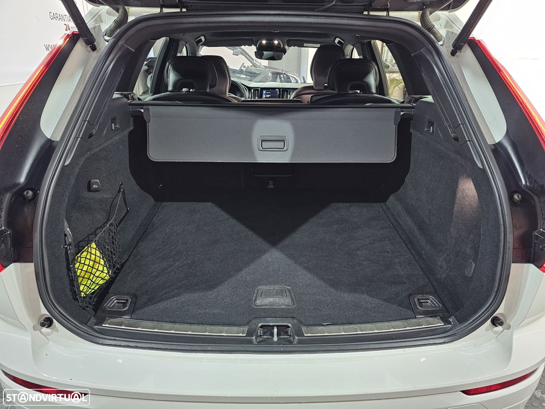 Volvo XC 60 2.0 D4 R-Design Geartronic - 9
