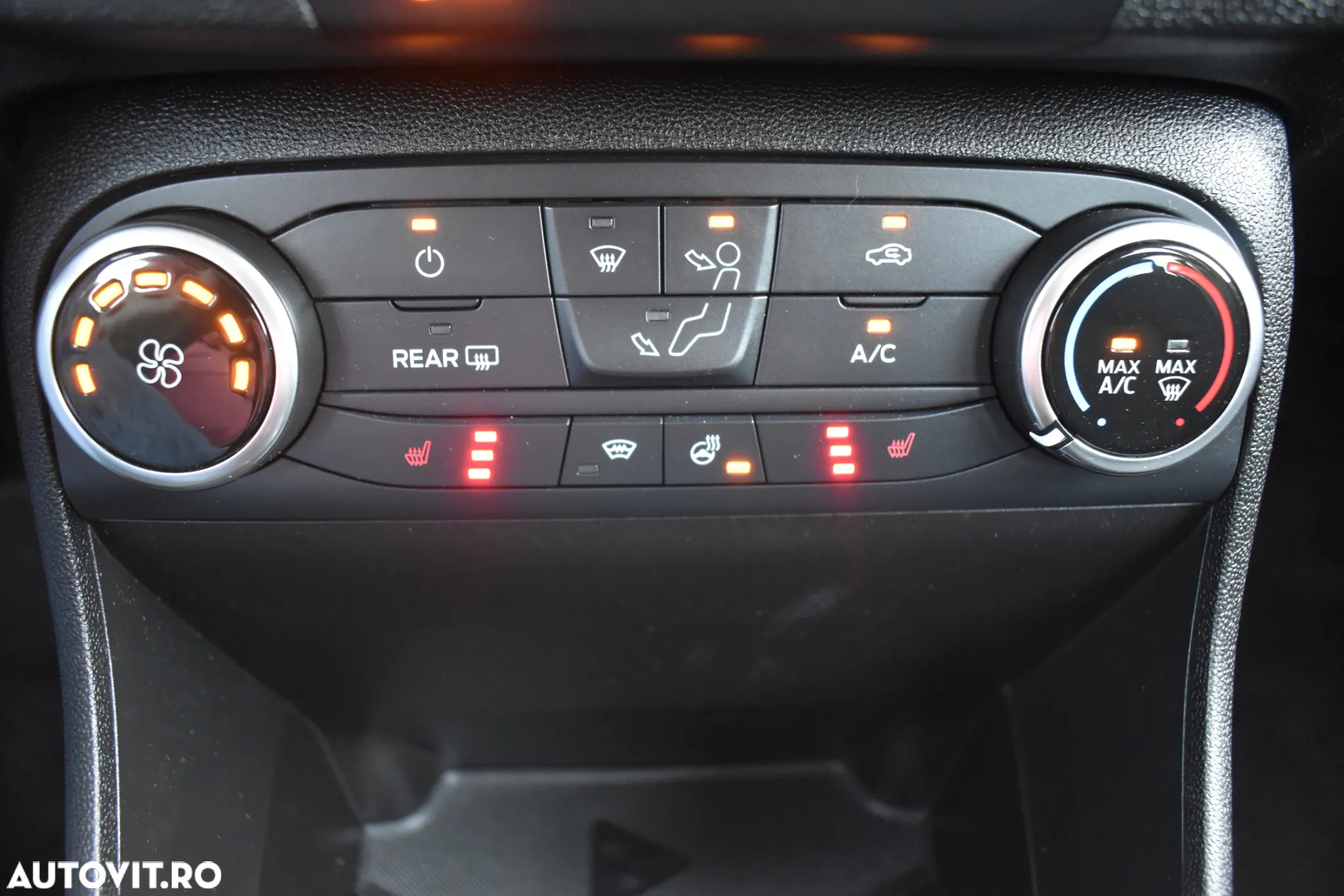 Ford Fiesta 1.0 EcoBoost Trend - 28