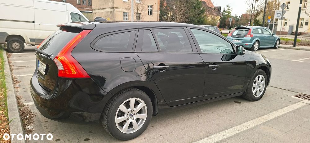 Volvo V60 D4 Edition - 11