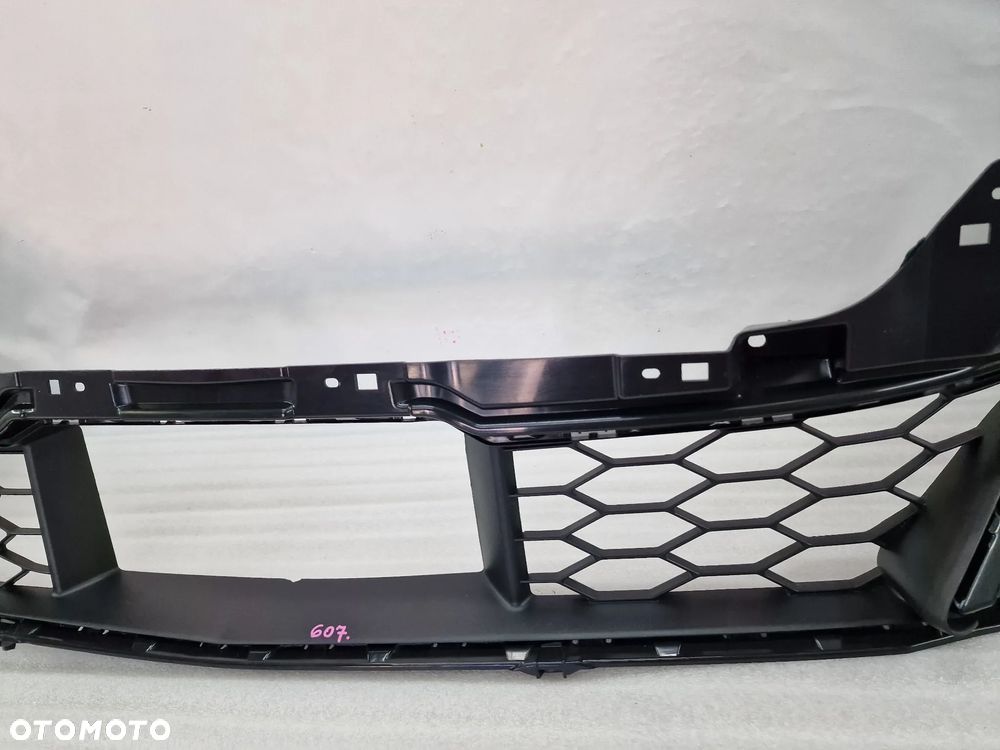 AUDI E-TRON Q6 85H 22- KRATKA ŚRODKOWA ZDERZAKA PRZEDNIEGO PRZÓD , NR 85H807683A , NR AUKCJI GL607 - 4