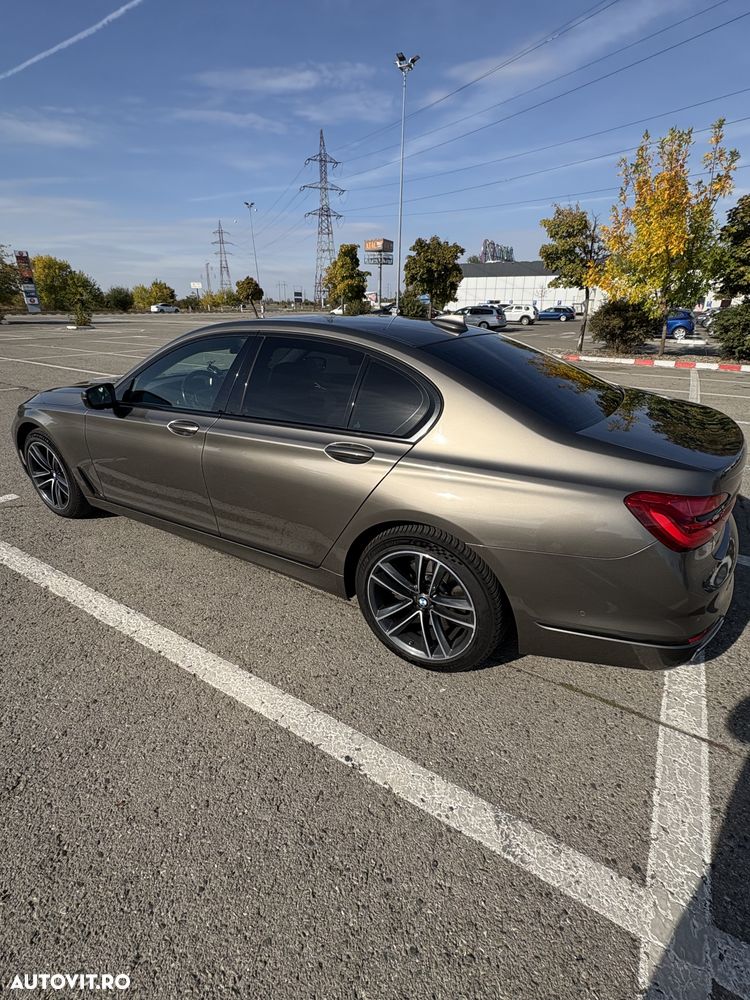 BMW Seria 7 2018 photo 2