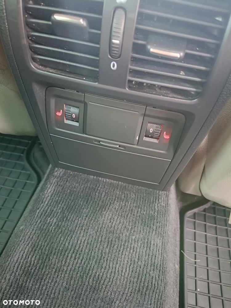 Volkswagen Passat 3.2 V6 FSI 4Motion DSG Highline - 21