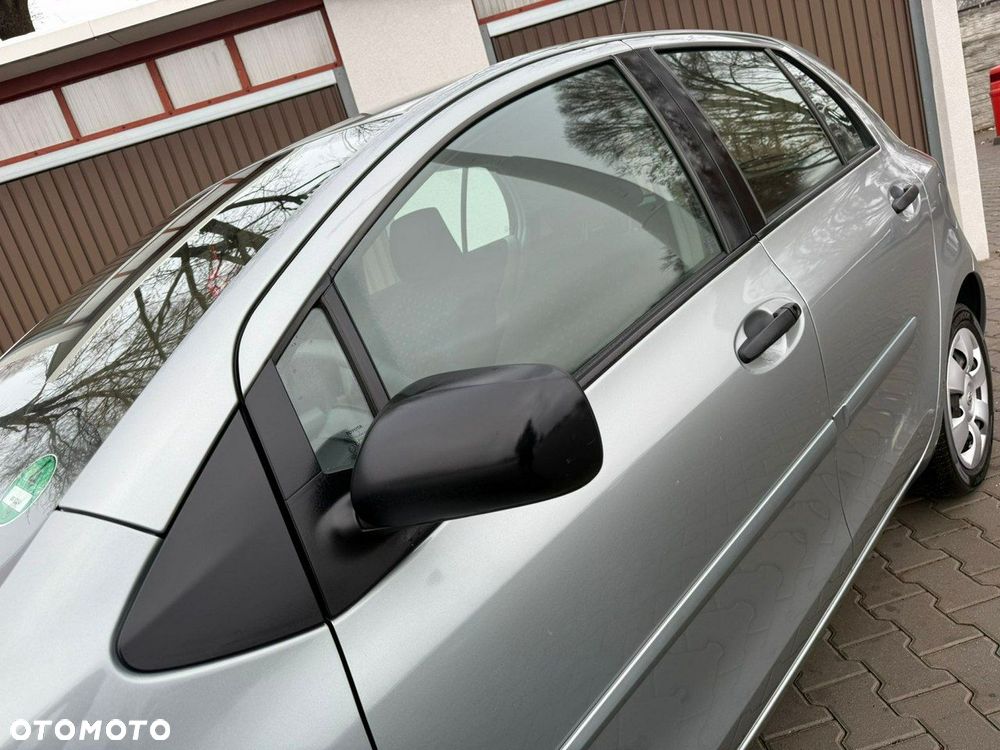 Toyota Yaris - 7
