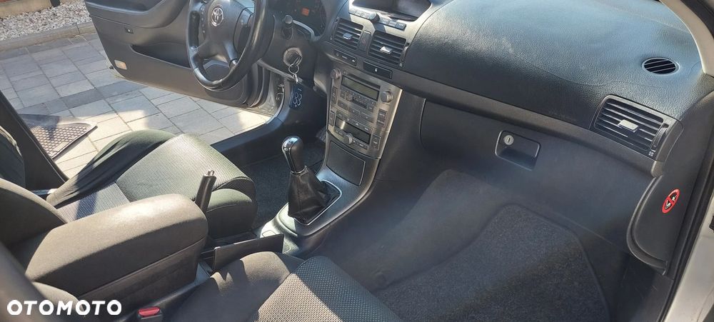Toyota Avensis 2.0 D-4D Combi - 6