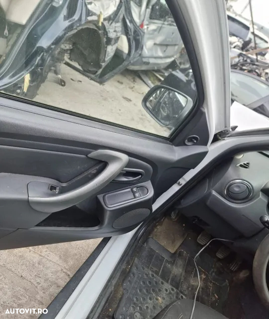 plansa de bord timonerie bara spate armatura haion portbagaj stop tripla stanga dreapta  bare longitudinale  alternator compresor ac electromotor Dacia Duster 1 facelift 2017, motor 1.6 benzina 115cp H4M 730 - 7