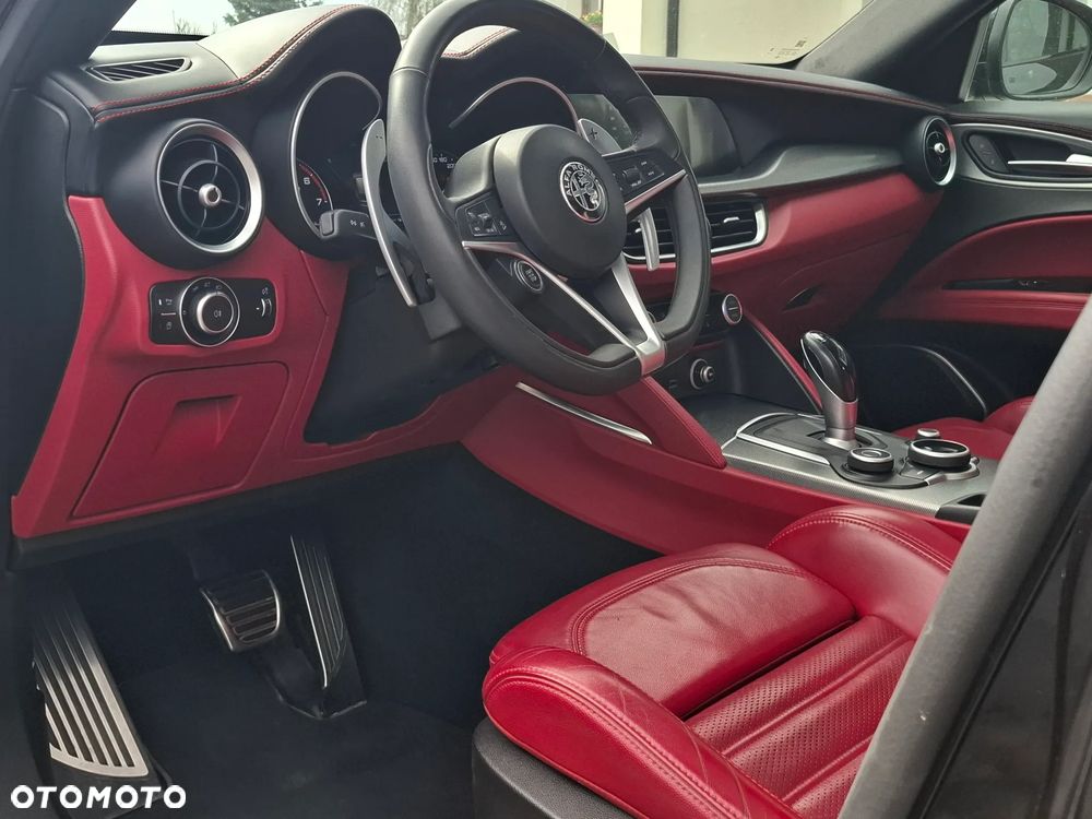 Alfa Romeo Stelvio - 18