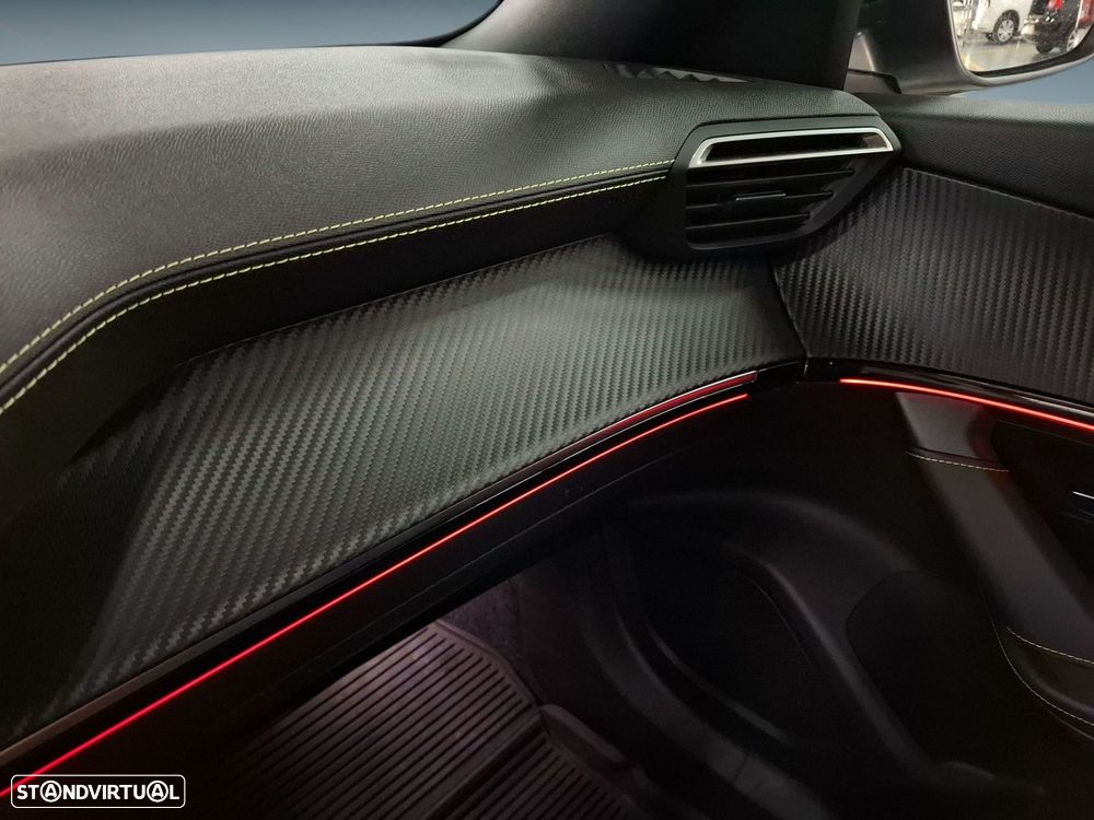 Peugeot 2008 1.2 PureTech GT Line - 23