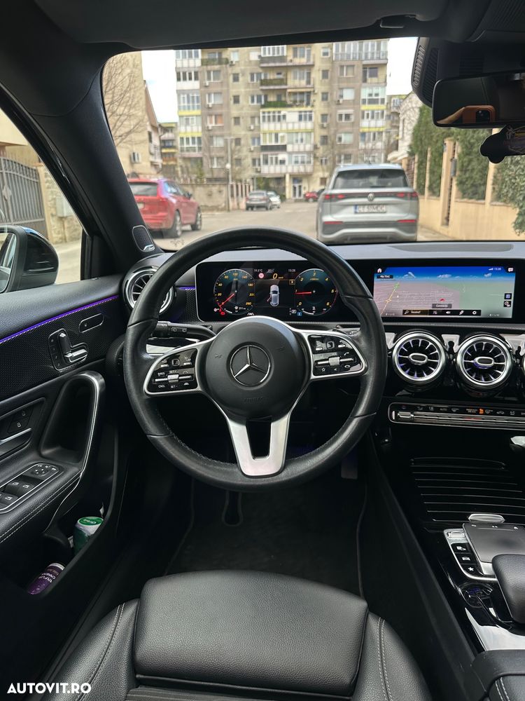 Mercedes-Benz A 180 d Sedan 7G-DCT - 13