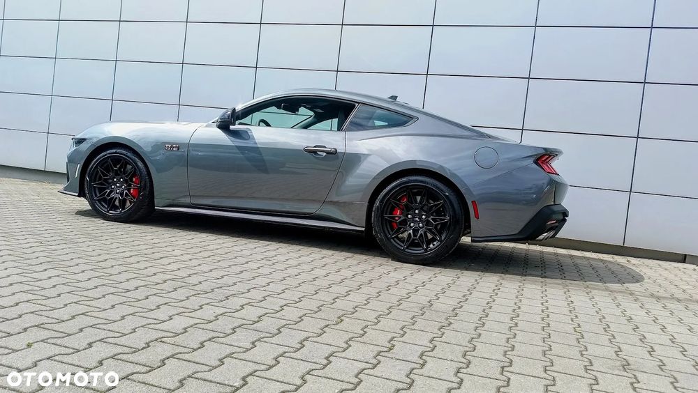 Ford Mustang - 23