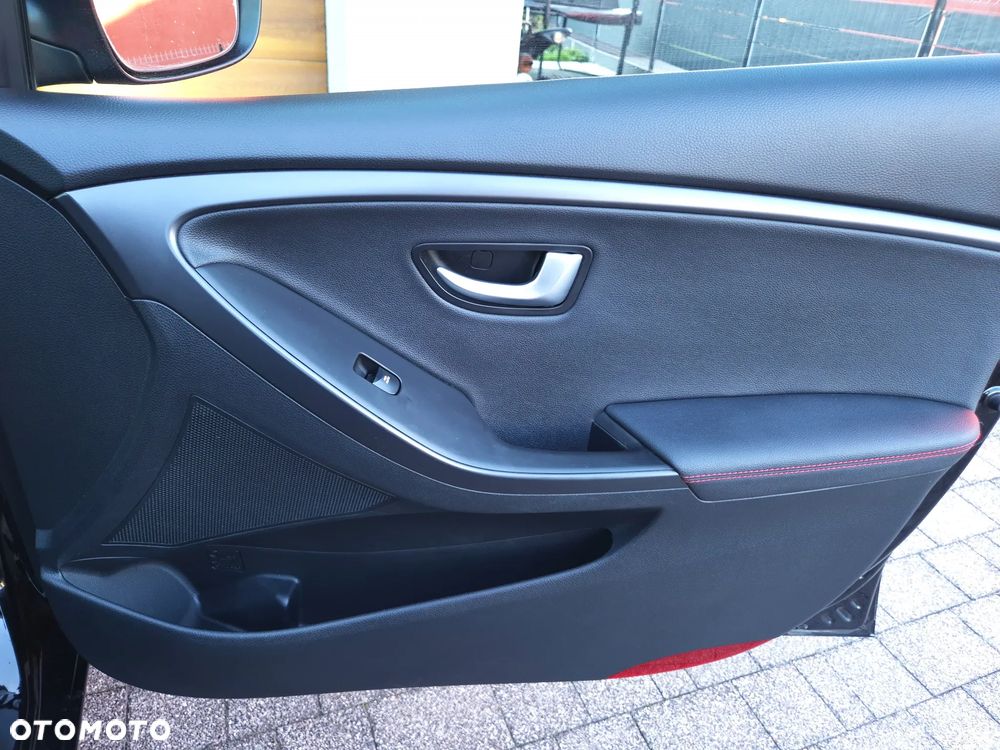 Hyundai i30 1.6 T GDI Turbo - 32