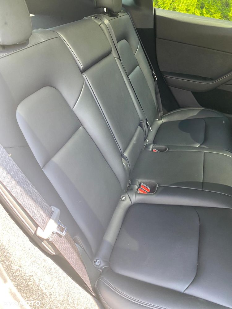 Tesla Model Y 2023 photo 4