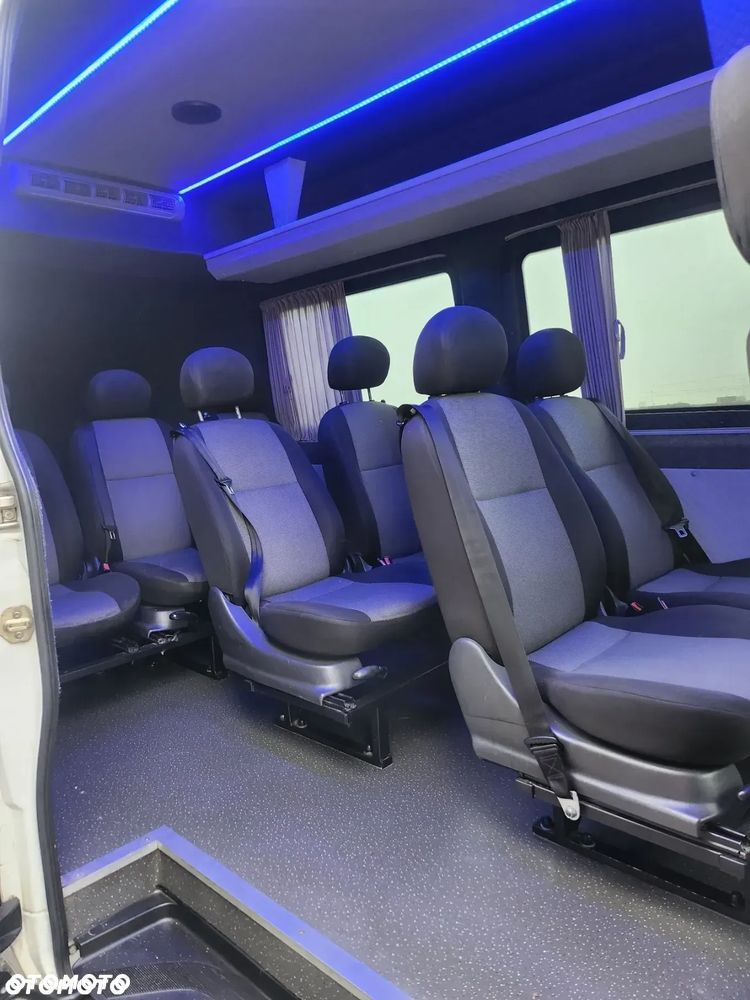Mercedes-Benz Sprinter - 4
