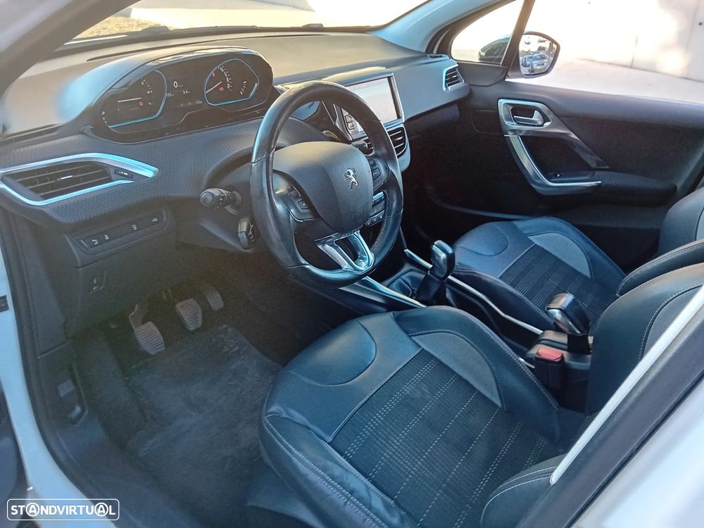 Peugeot 2008 1.2 PureTech Allure - 7