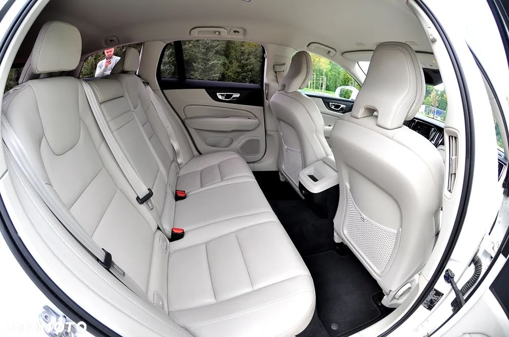 Volvo V60 D4 Inscription - 25