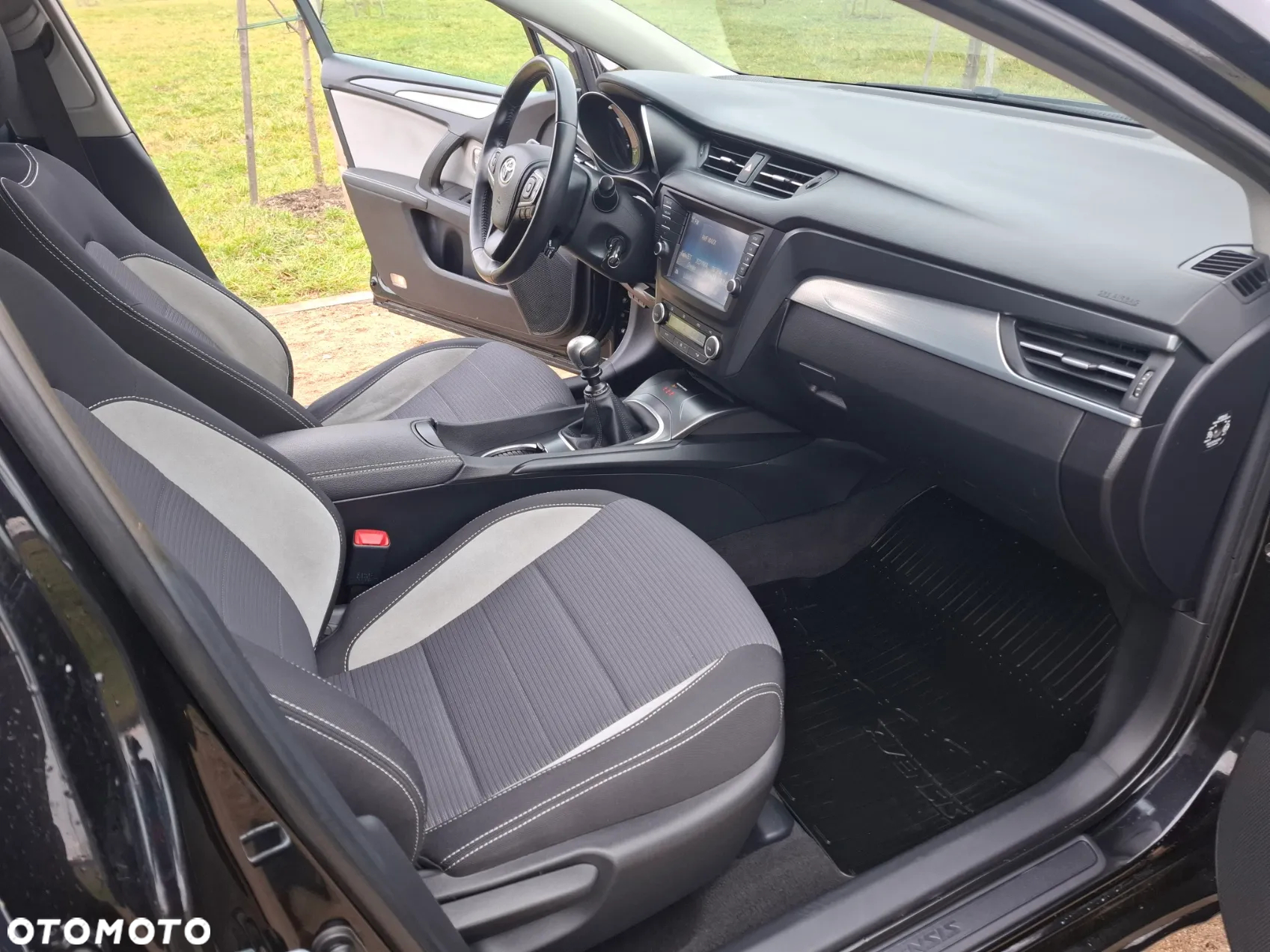 Toyota Avensis 2.0 D-4D Prestige - 12
