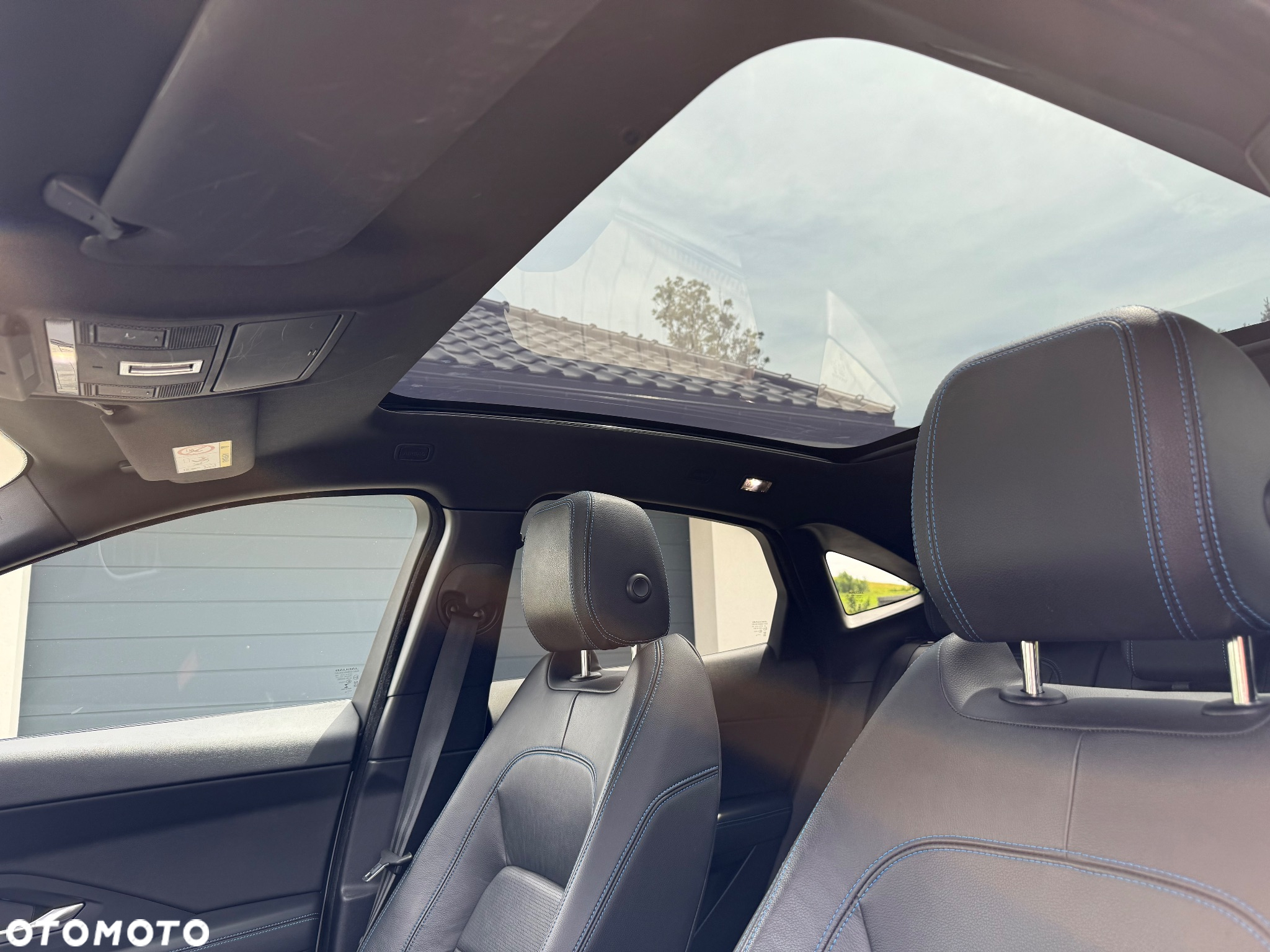 Jaguar E-Pace P250 AWD R-Dynamic SE - 9