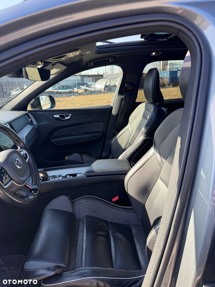 Volvo XC 60 T8 Plug-In Hybrid AWD R-Design - 10