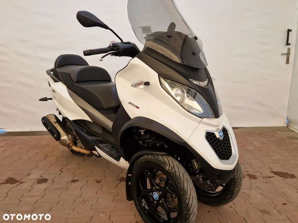 Piaggio MP-3 - 12