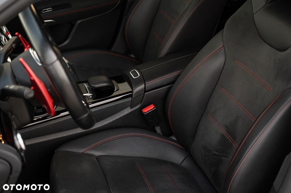 Mercedes-Benz CLA 250 4-Matic AMG Line 7G-DCT - 19