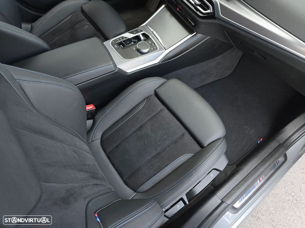 BMW 320 d Pack Desportivo M Auto - 32
