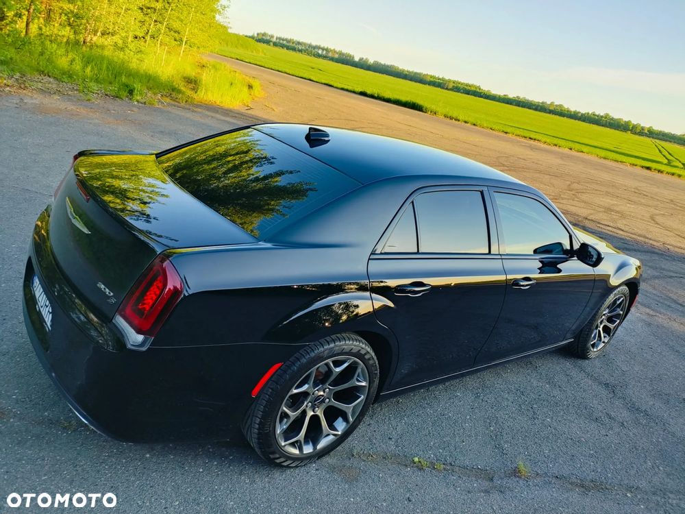Chrysler 300s - 15