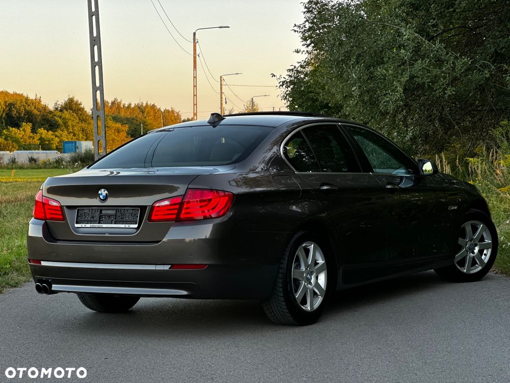 BMW Seria 5 525d Sport-Aut Modern Line - 4
