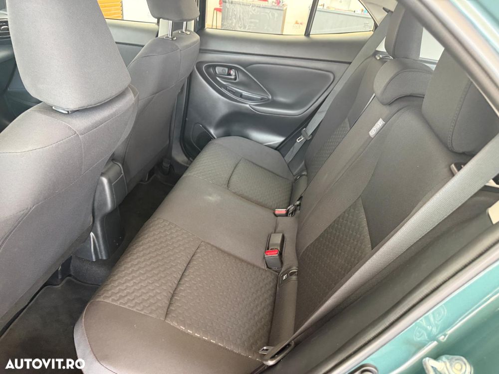 Toyota Yaris - 12