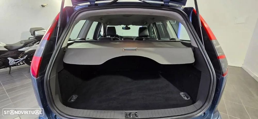 Ford Focus SW — fotografia 10