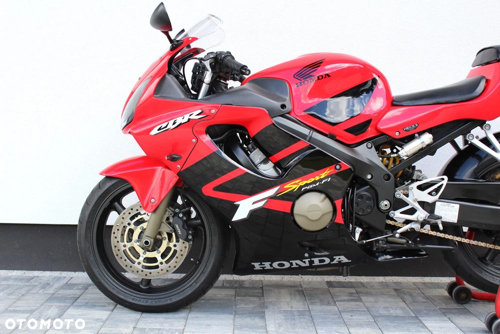 Honda CBR - 7