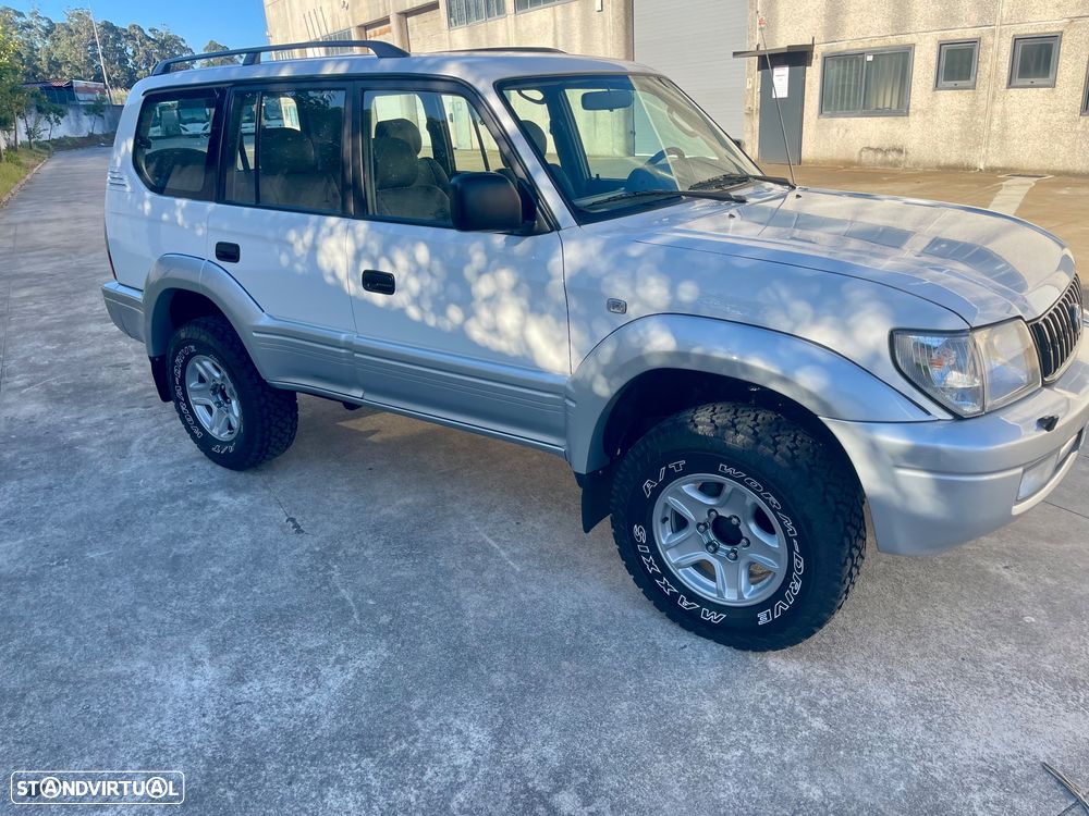 Toyota Land Cruiser Prado - 2