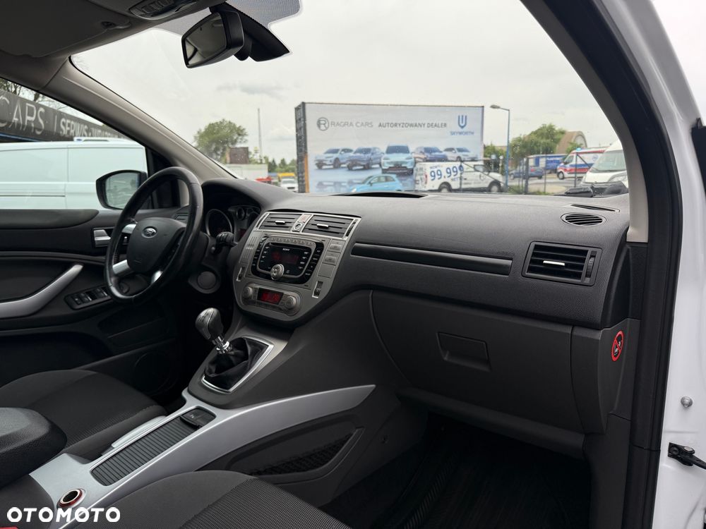 Ford Kuga 2.0 TDCi 2x4 SYNC - 24