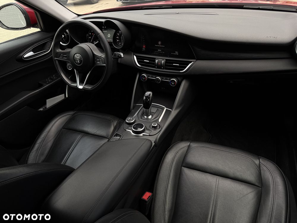 Alfa Romeo Giulia - 15
