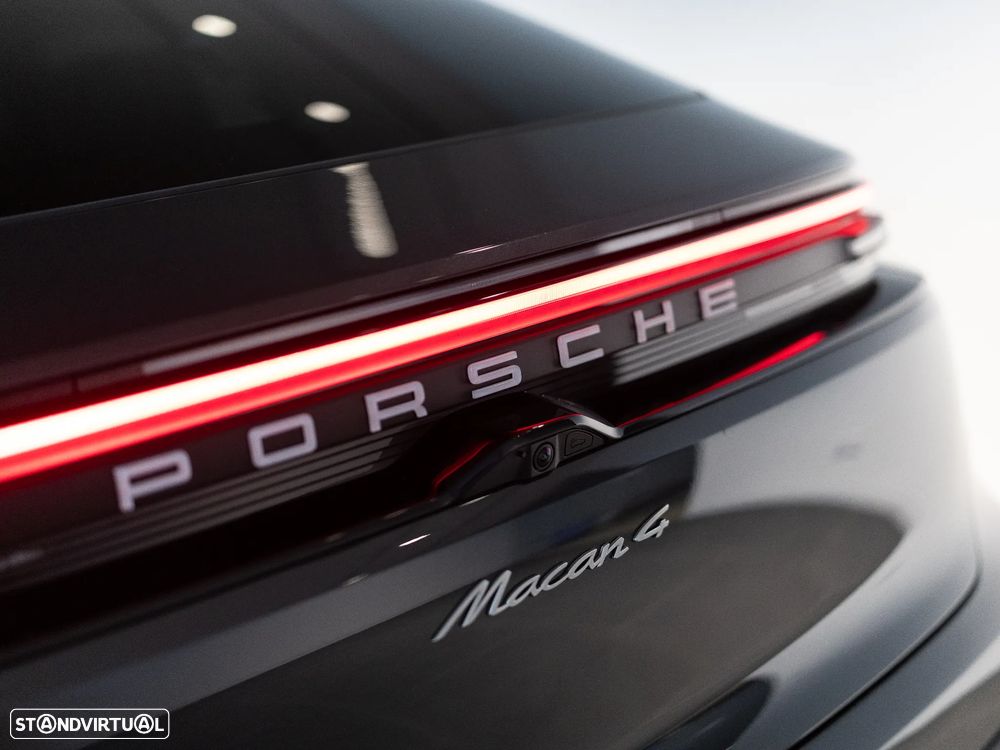 Porsche Macan Electric 4 - 19