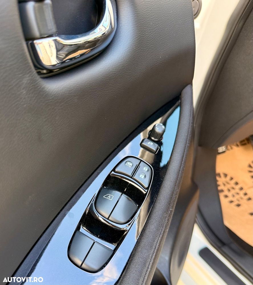 Nissan LEAF 40 kWh N-Connecta - 26