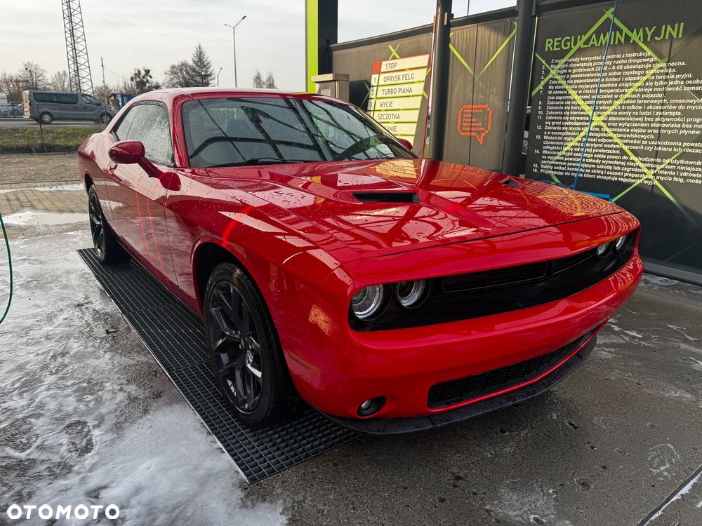 Dodge Challenger - 8