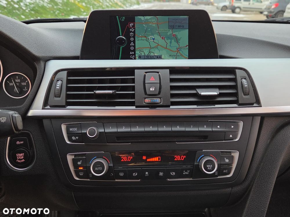 BMW Seria 3 320d Blue Performance Modern Line - 31