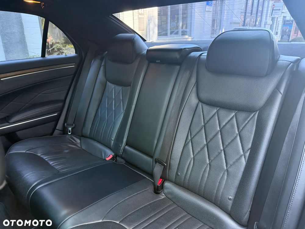 Chrysler 300C - 24