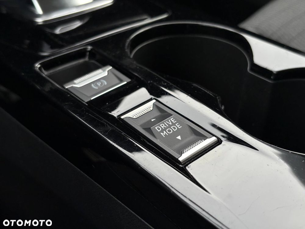 Peugeot 2008 1.2 PureTech Allure S&S EAT8 - 36